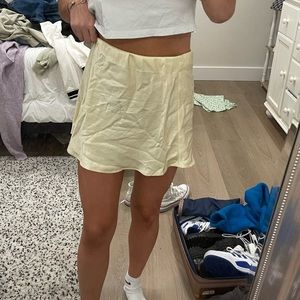 H&M medium size elastic waist band skirt